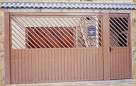 Portões com Chapa Lambril Imagem