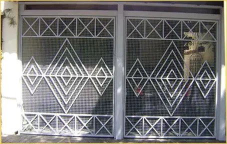 Portões Tubulares com Tela Imagem