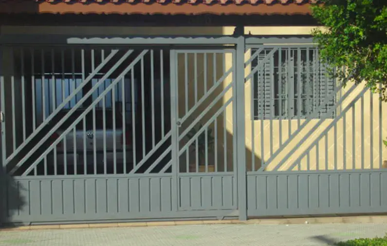 Portão de aço - Pivotec